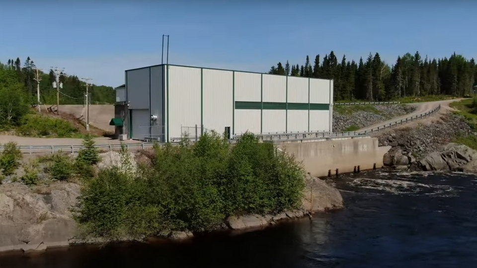 La centrale Minashtuk située sur la rivière Mistassibi a été le premier projet de la filière énergie de la communauté innue. (Photo : Gracieuseté / Capture d'écran vidéo)