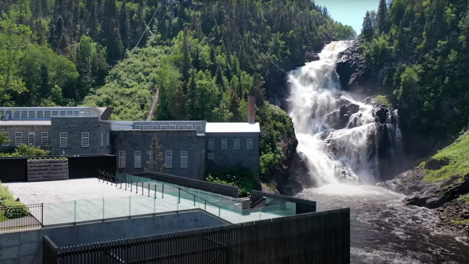 Selon Gilbert Dominique, le projet de mini-centrale de Val-Jalbert a été un bel exemple de projet mettant en avant l'acceptabilité sociale et la minimisation des impacts. (Photo : Gracieuseté / Capture d'écran vidéo)